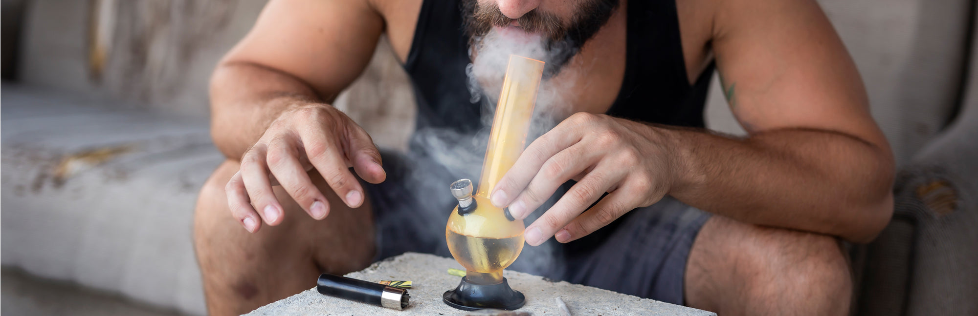 What is Bong and How Bong is Beneficial for Smoking Weed?